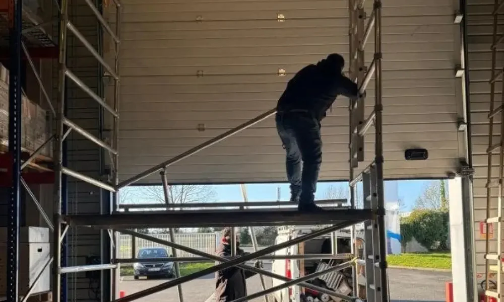 Réparation porte industrielle à Carvin (62220)