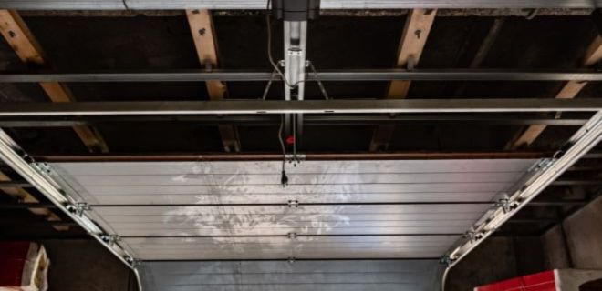 Réparation de portes sectionnelles​ Bougival