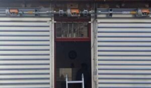 réglage fin de course d’un rideau métallique