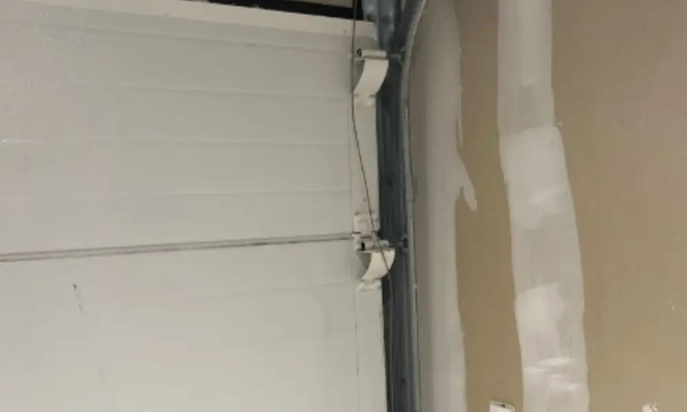 Comment remplacer les panneaux de porte sectionnelle Comment remplacer les panneaux de porte sectionnelle