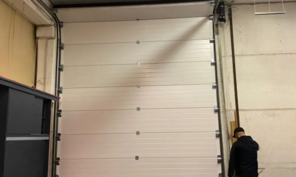 Réparation porte industrielle Arras en urgence