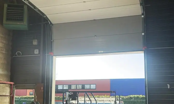 Réparation porte sectionnelle industrielle Lyon (69000)