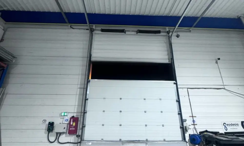 Porte sectionnelle industrielle pour logistique